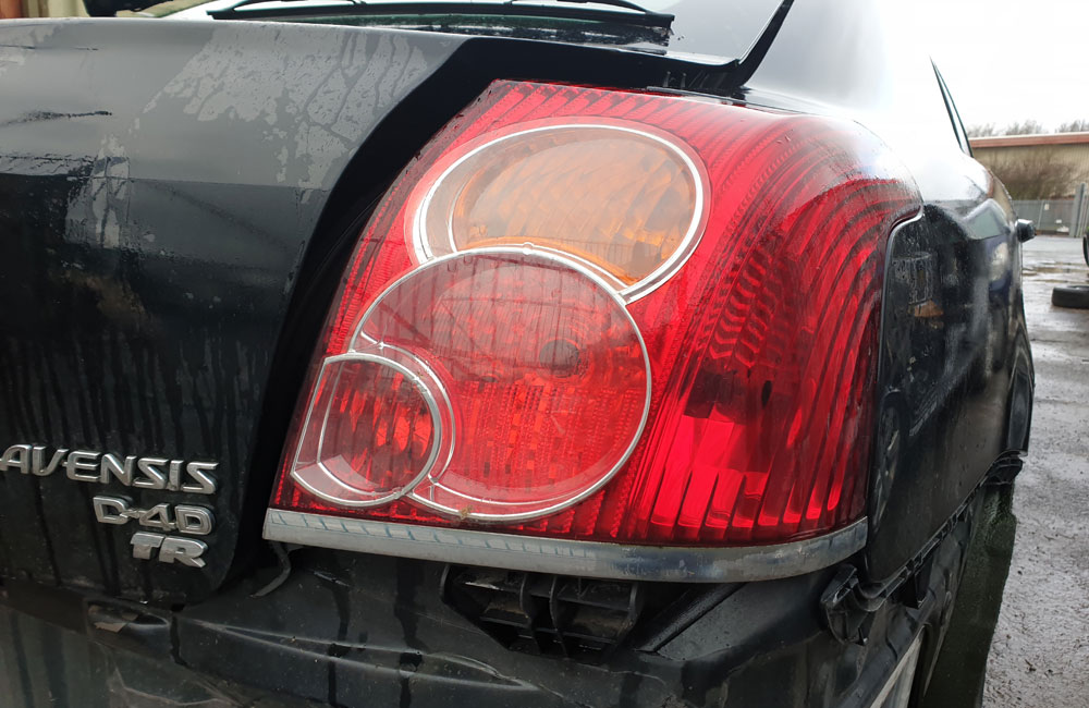 Toyota Avensis TR D-4D Rear Tail Light Drivers